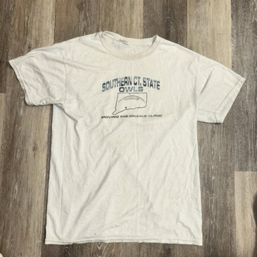 Vintage Southern Connecticut State Owls Football T-Shirt Men’s Medium